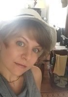 A photo of Leah, a tutor from American University of Paris