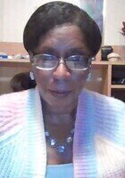 A photo of Jeneen, a tutor from College of Charleston