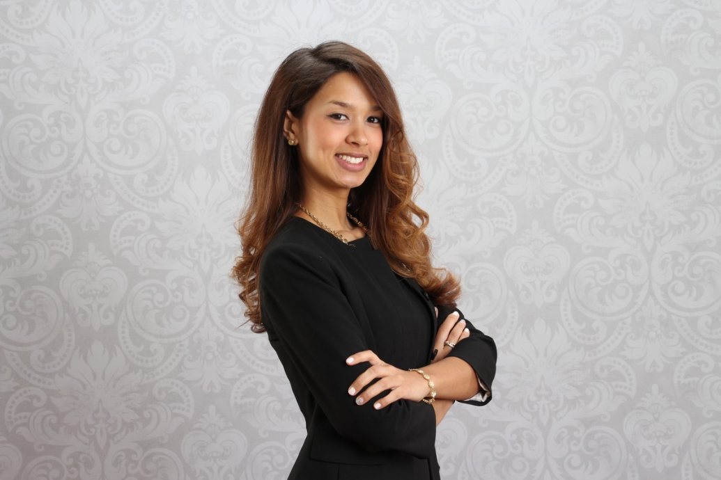 Online Series 7 tutor named Natalie