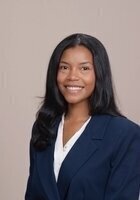 A photo of Kara, a tutor from Syracuse University