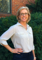 A photo of Leslie, a tutor from Regis University A photo of Leslie, a tutor from Regis University