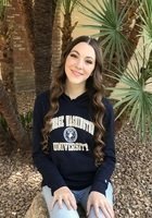 A photo of Grace, a tutor from George Washington University