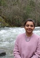 Online Honors Physics tutor named Disha