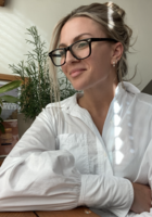 Online Dissertation Writing tutor named Caroline