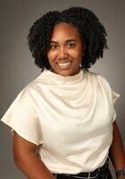 Online Calculus 2 tutor named Zoe