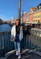 Online Conversational French tutor named Julia