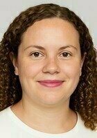 Online Portuguese tutor named Carina