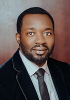 Online High School Economics tutor named Akinseye