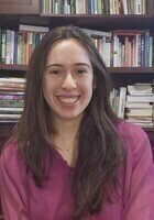 Online High School English tutor named Vitoria