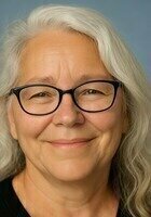 A photo of Dora, a tutor from Portland Community College A photo of Dora, a tutor from Portland Community College