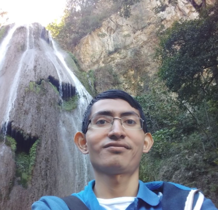 Online Conversational Spanish tutor named Darvin Neftalí