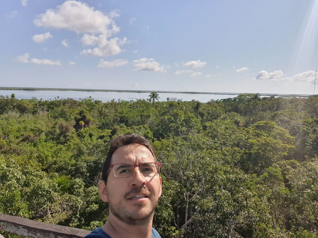 A photo of Luis, a tutor from Instituto Tecnológico y de Estudios Superiores de Monterrey (ITESM)