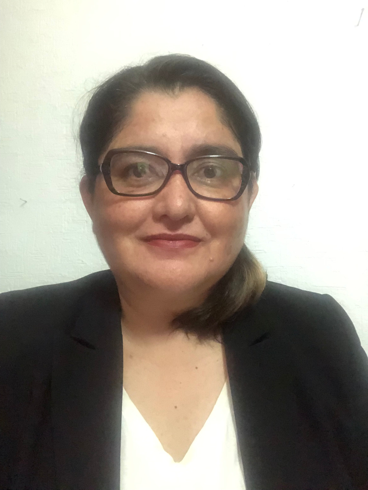 A photo of Berenice, a tutor from Escuela de Periodismo Carlos Septién