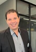 Online College Chemistry tutor named Roberto