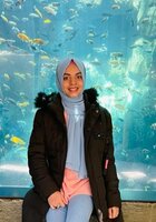 Online Graduate Level Biology tutor named Khadija