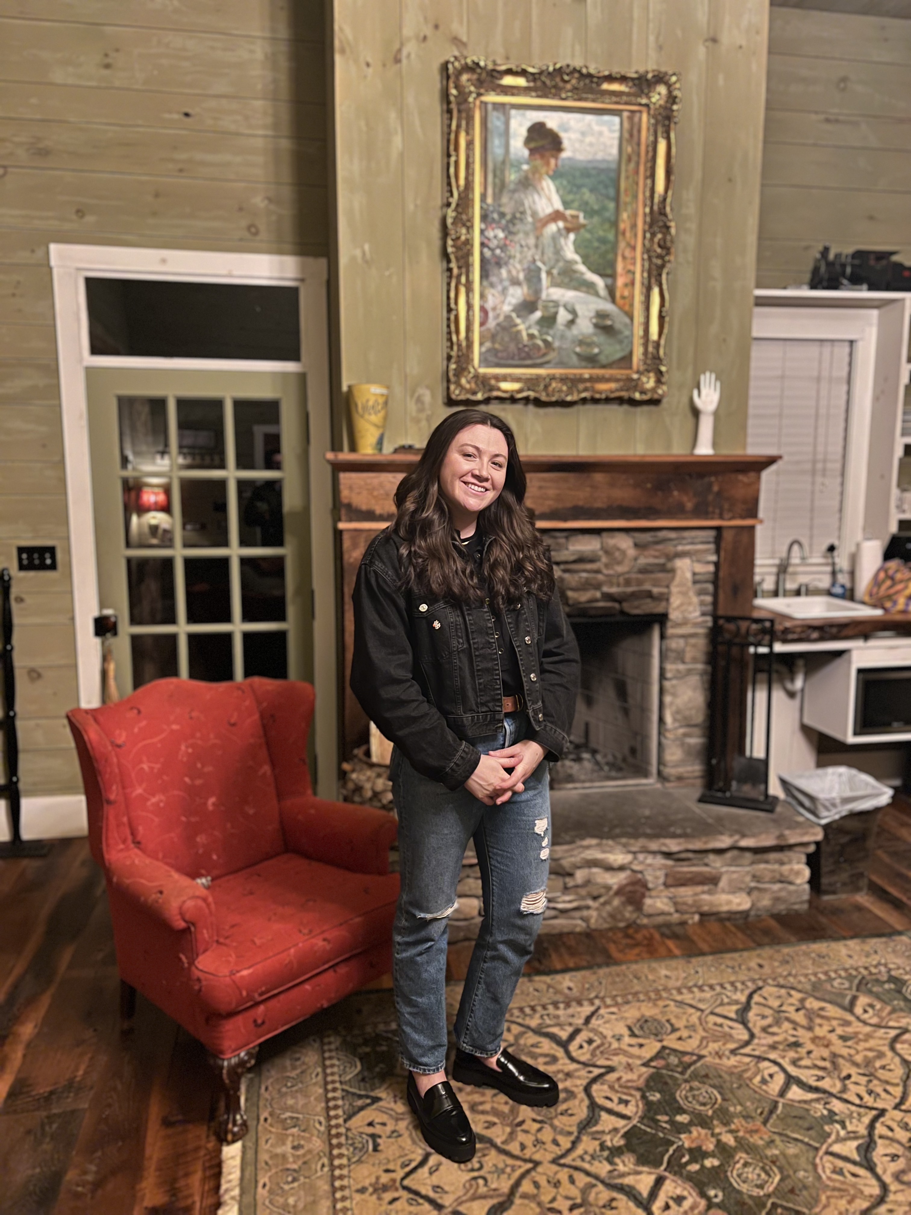 Online Expository Writing tutor named Bronwyn