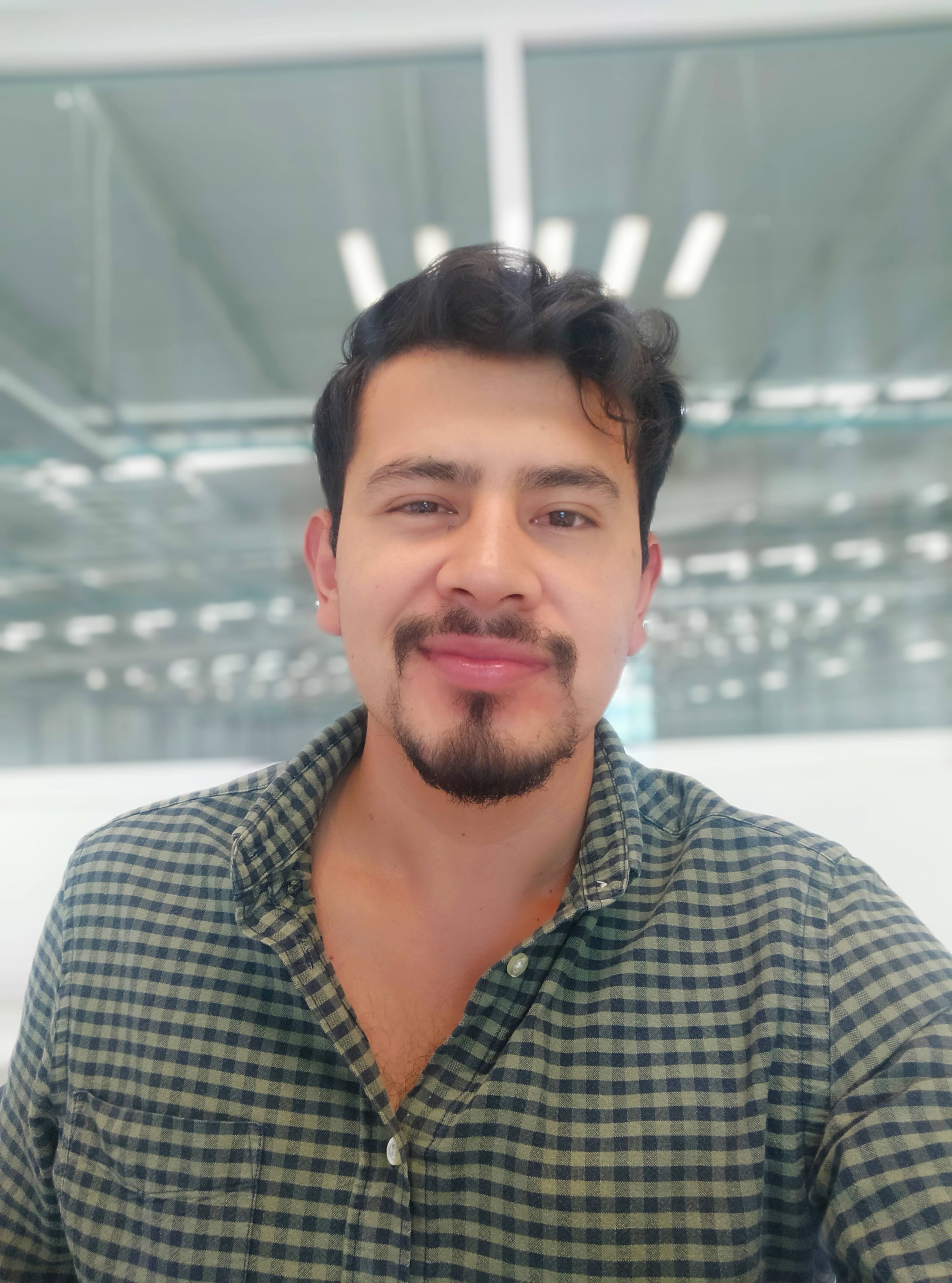Online Music Recording tutor named Francisco