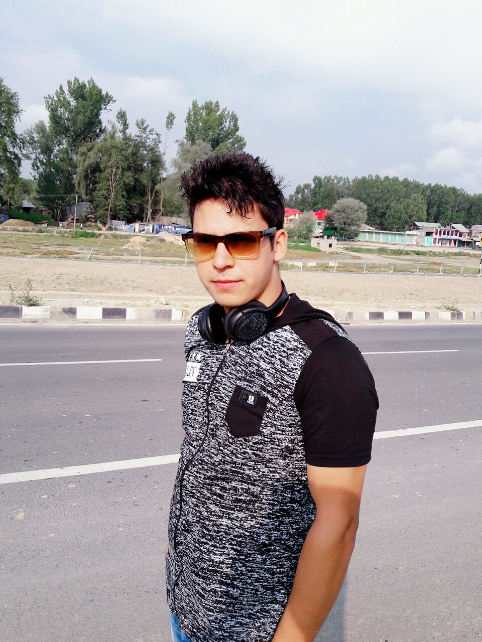 Online UK A Level Mathematics tutor named Shakeel Ahmad