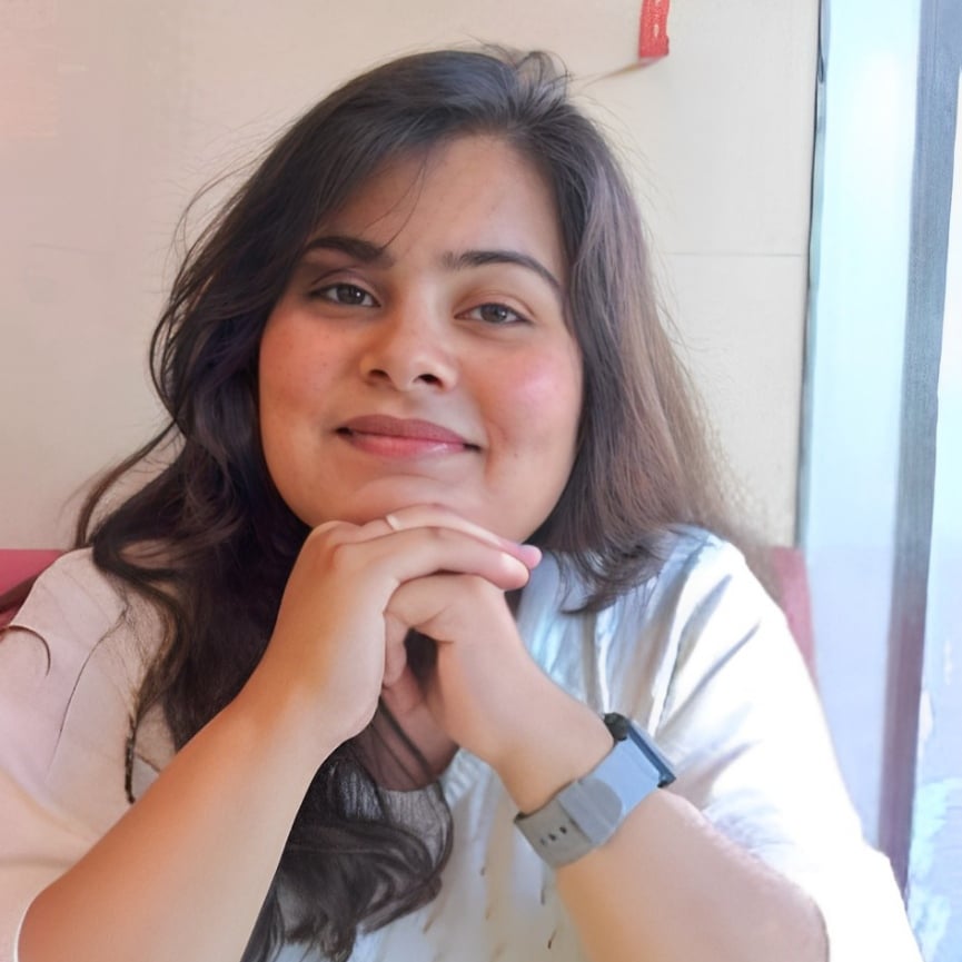 A photo of Purva, a tutor from bajaj college of science