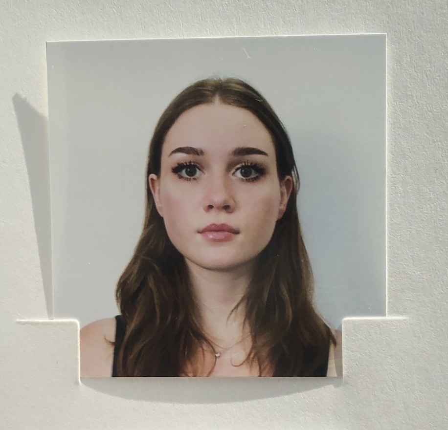 Online Czech tutor named Emily