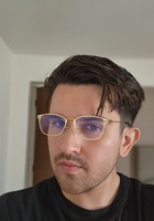 Online Fluid Dynamics tutor named Diego