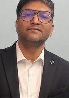 Online Fluid Dynamics tutor named Sumit