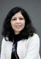 Online Hindi tutor named Shipra