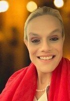 Online Evolutionary Biology tutor named Elle