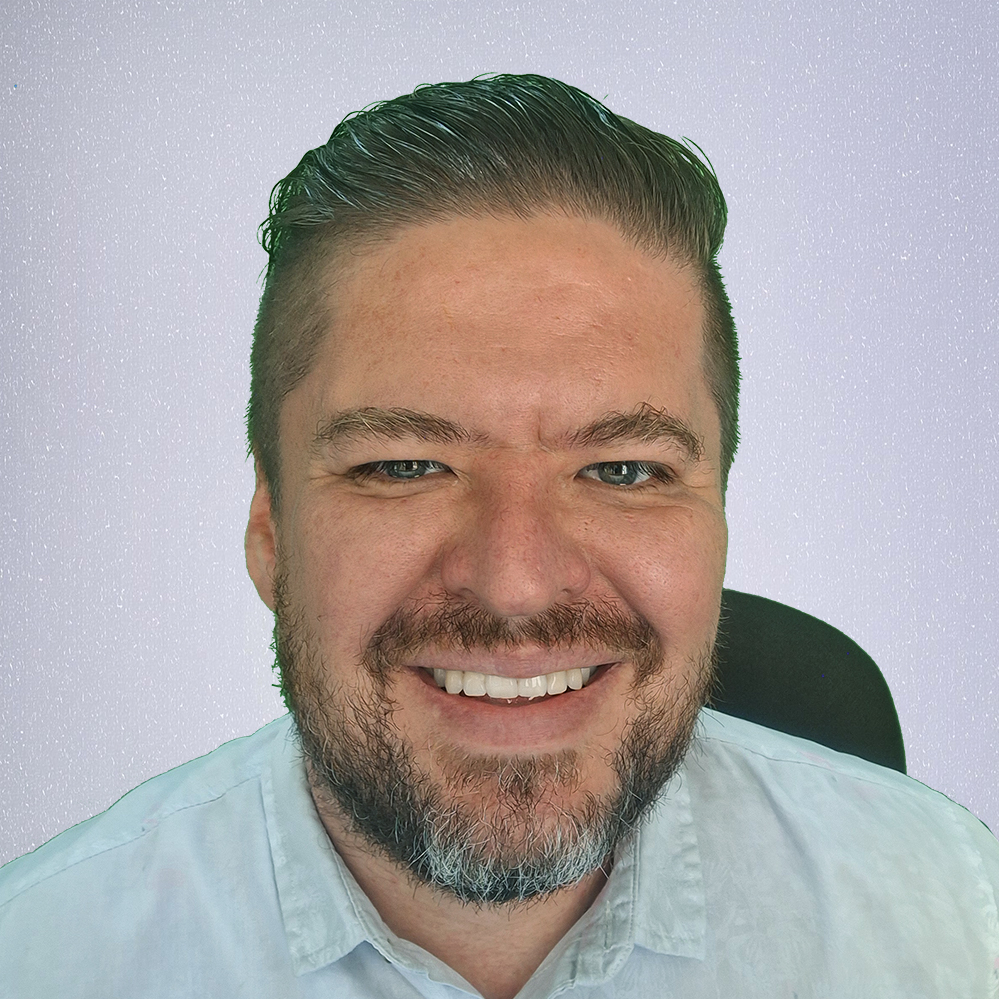 Online Spanish 3 tutor named Antonio