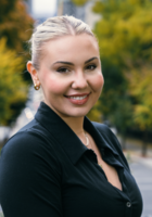 A photo of Elly, a tutor from Memorial University of Newfoundland