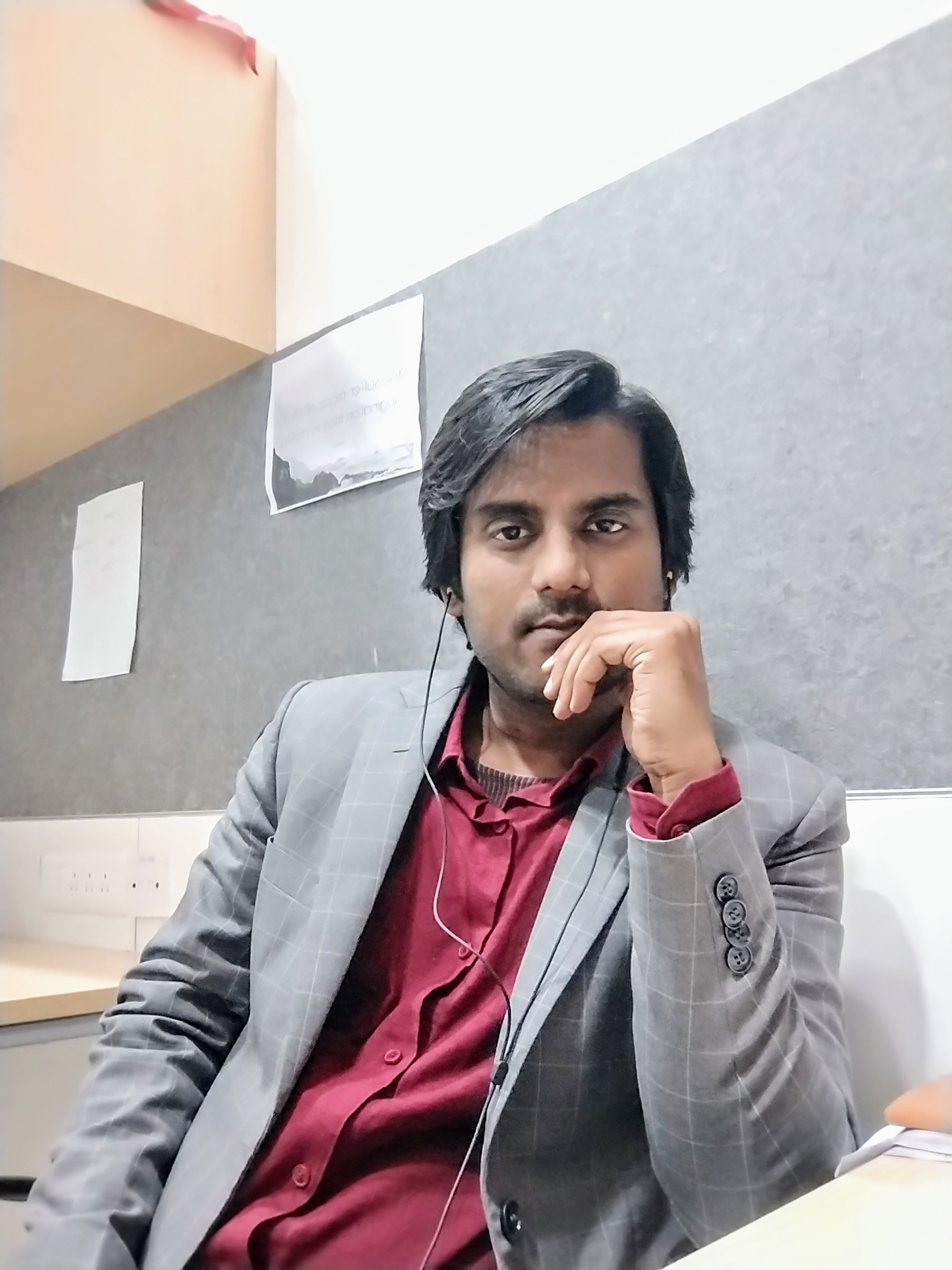 Online Physical Chemistry tutor named Praween