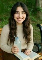 Online IB Geography tutor named Mariana