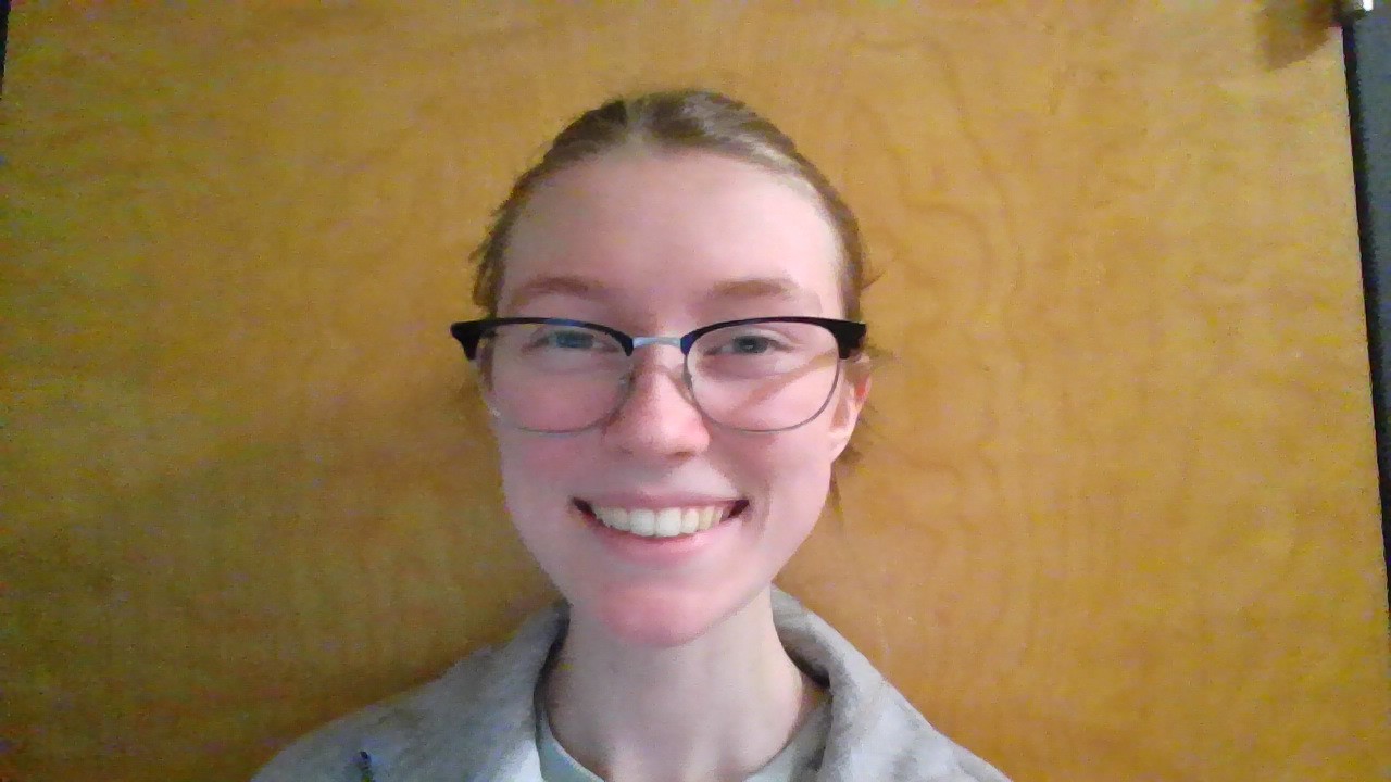 Online French 3 tutor named Daae