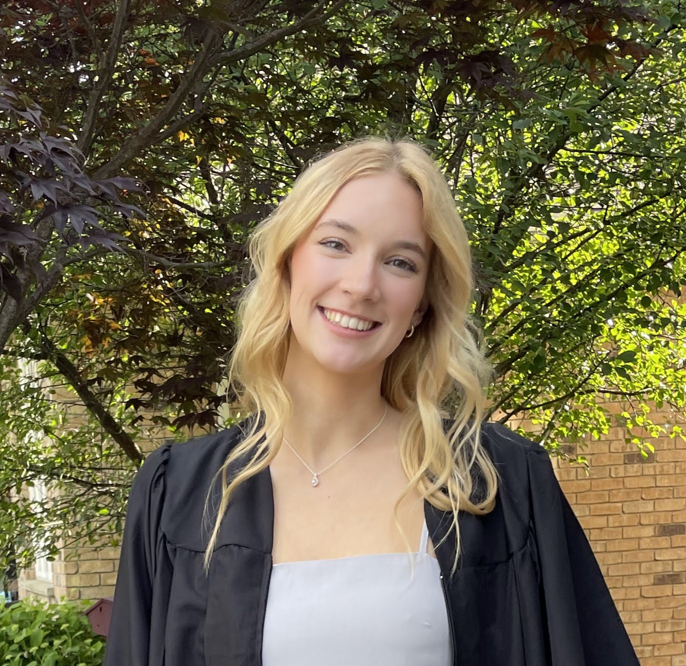 A photo of Isabel, a tutor from University of Western Ontario