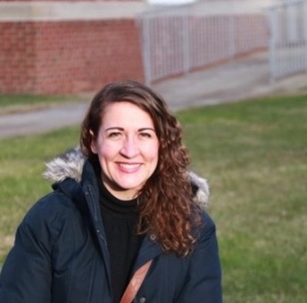 A photo of Lisa, a tutor from Calvin College