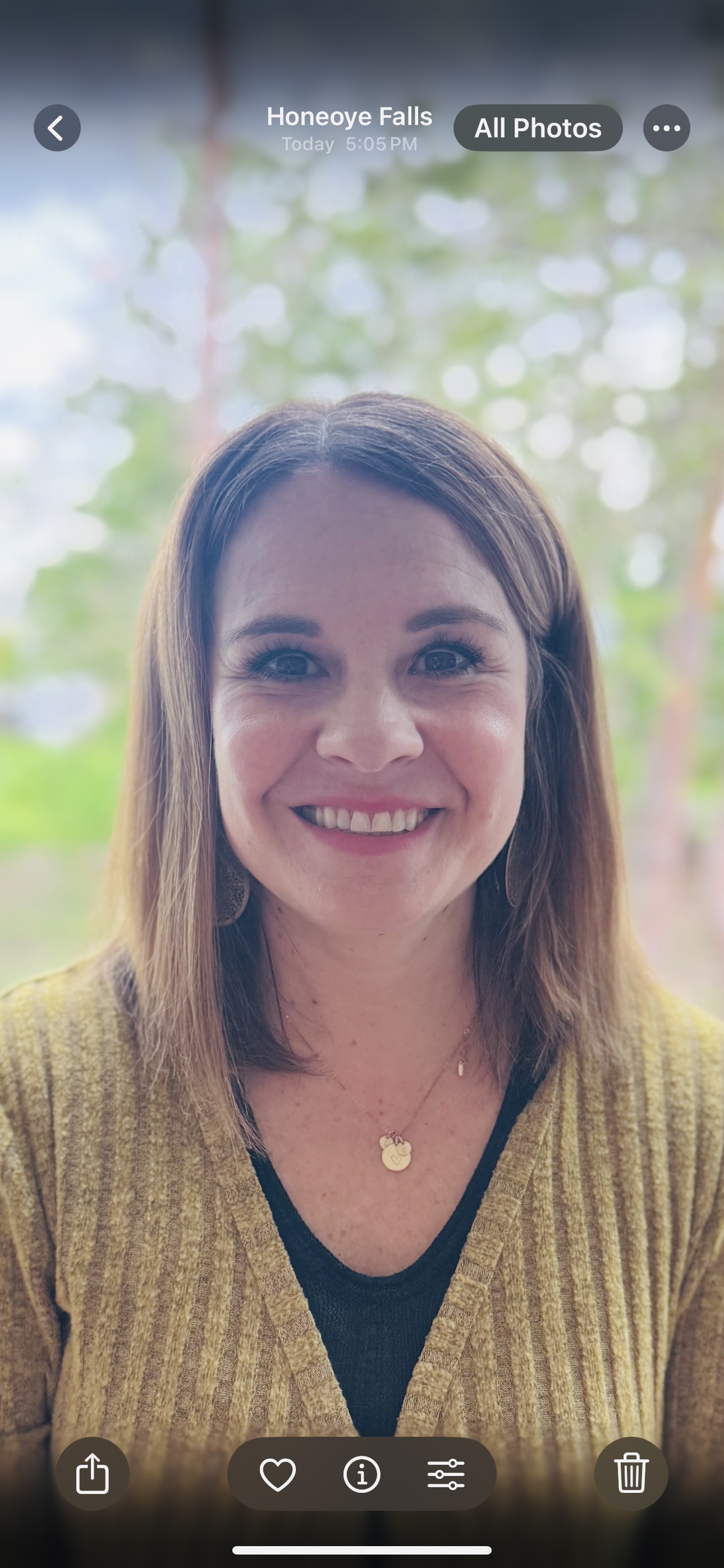 A photo of Sara, a tutor from Long Island University