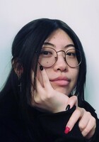 Online Drawing tutor named Kelly