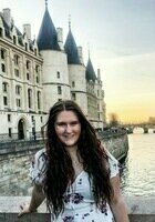 A photo of Samantha, a tutor from University of Iowa