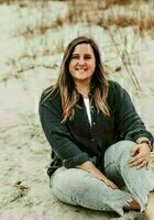 Online Middle School Reading tutor named Haley