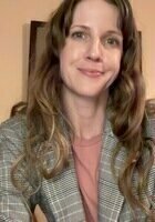 Online AP English Language and Composition tutor named Amelia
