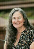 A photo of Linda, a tutor from Frontier Nursing University