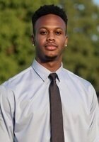 A photo of Aaron, a tutor from Dickinson College