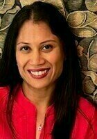 A photo of Shruti, a tutor from Rosalind Franklin school of. medicine