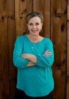 A photo of Deborah, a tutor from Loyola University-Chicago