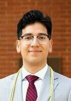 A photo of Julio, a tutor from Tufts University