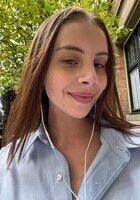 A photo of Emma, a tutor from University of Chicago