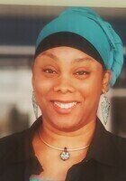 A photo of Hanan, a tutor from Nova Southeastern University