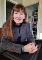 Online Essay Editing tutor named Joyce