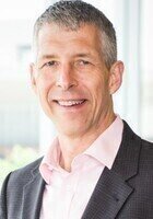 Fukuoka Electrical Engineering tutor named Scott