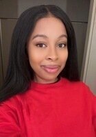 A photo of Karla, a tutor from Columbia College Chicago
